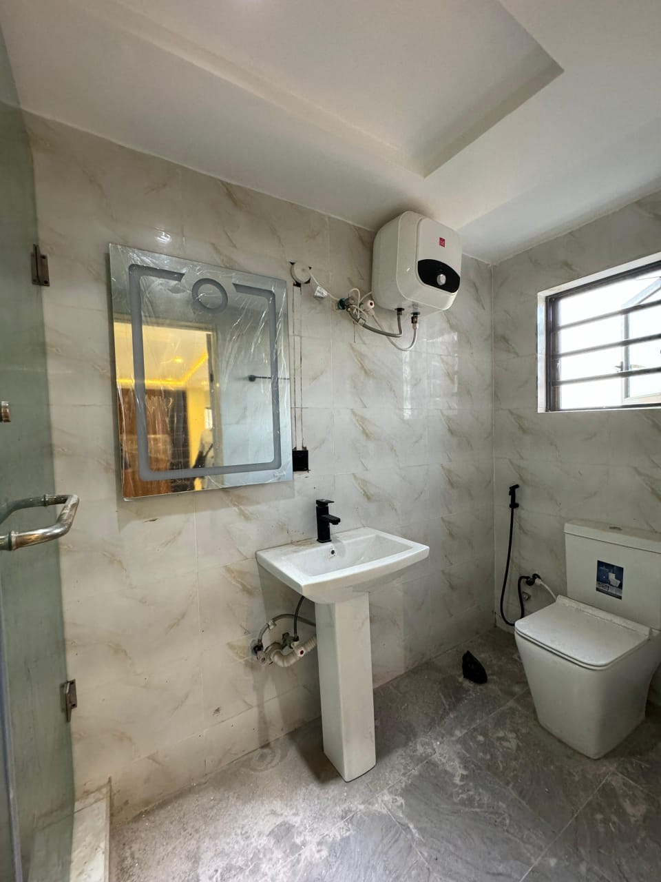 Exquisitely Spacious 3 Bedroom Apartment, at OGBA IKEJA LAGOS, Nigeria.